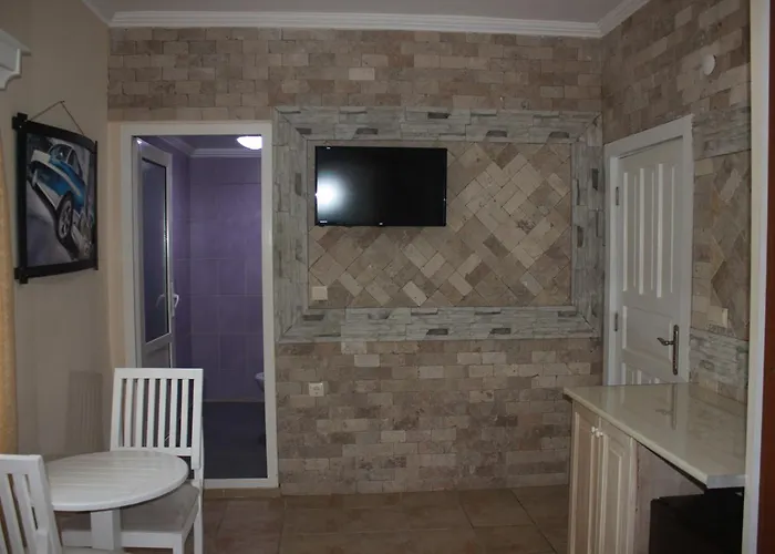 Mervan فندق غومْبيت